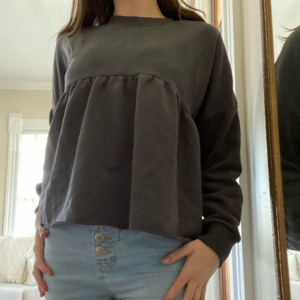 Crop ruffle crew neck